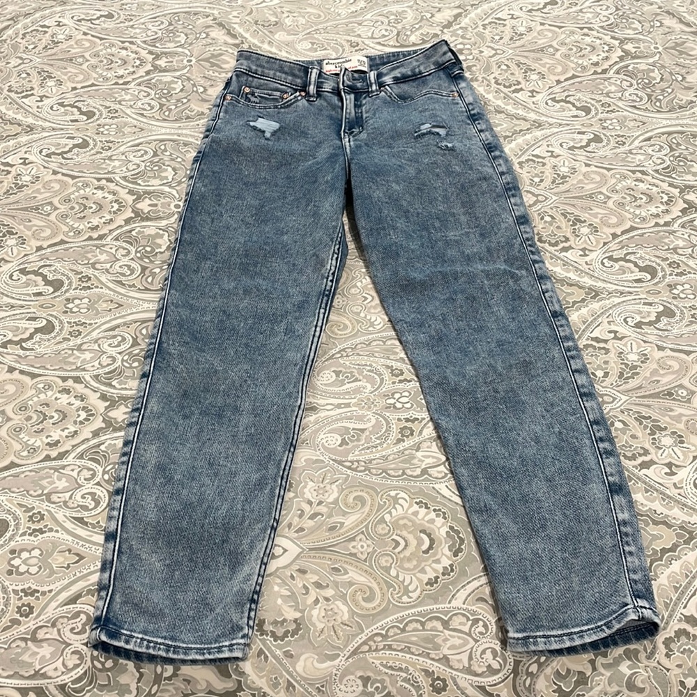 Abercrombie Kids high-rise girlfriend jeans size 11/12 EUC